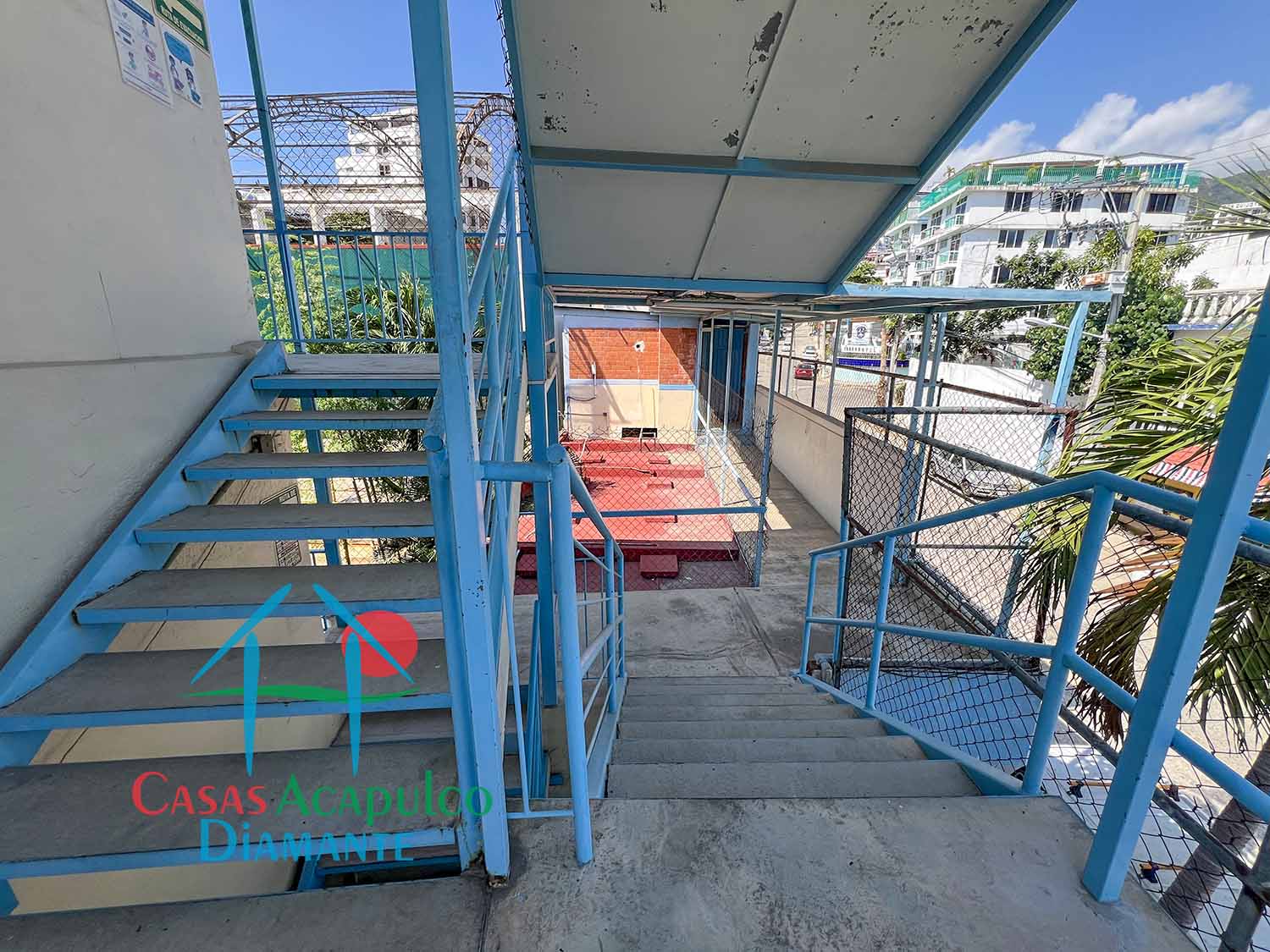 Centro Escolar La Paz sección secundaria - Pasillos salones 4